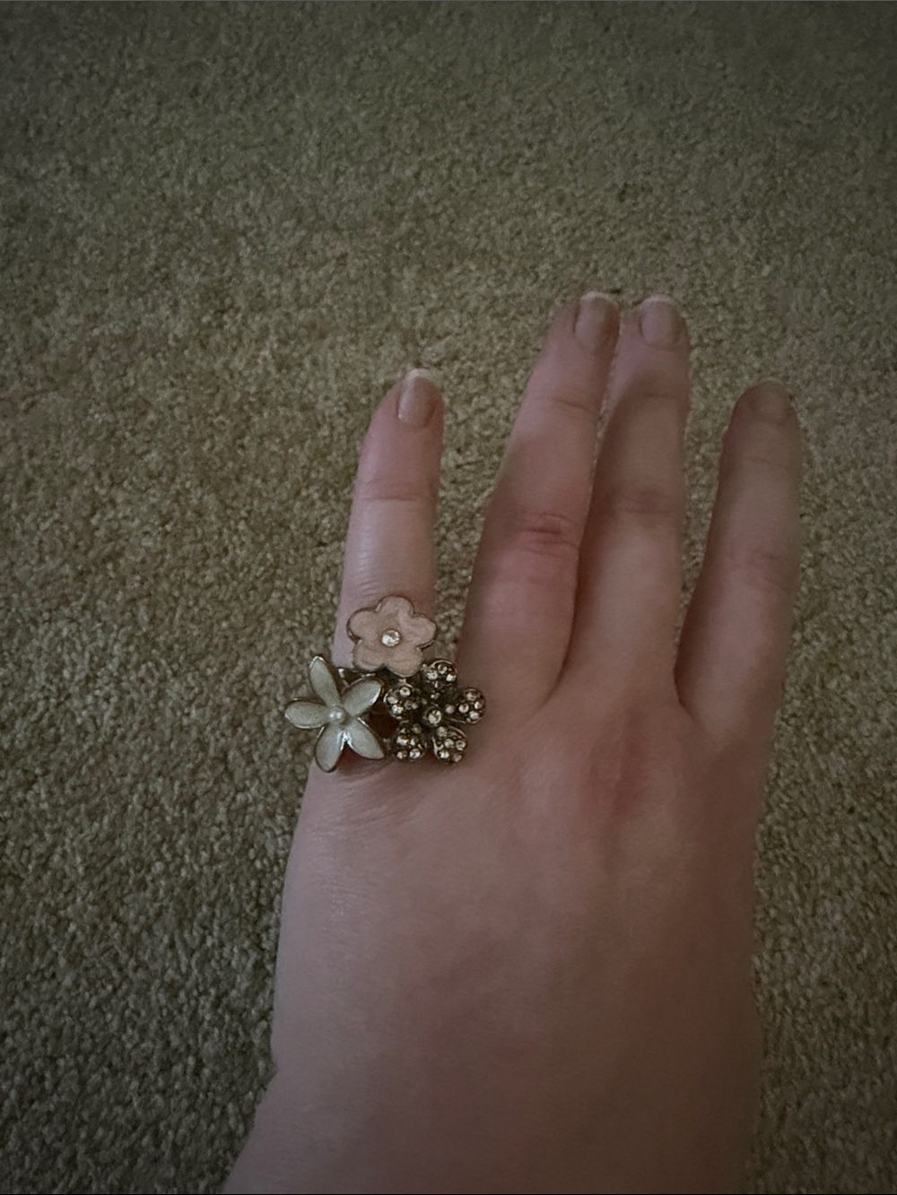 Francesca's Collections Floral Trio Statement Ring in Gold, Pink, White
